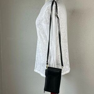 Pre-Owed Top Gear Leather Womens Black Crossbody Travel Purse